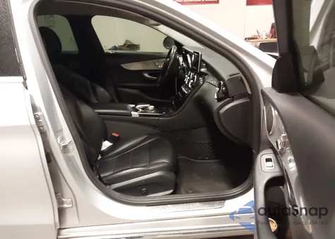 2015 Mercedes-Benz C 300 from USA, damaged, VIN 55SWF4JBXFU070937